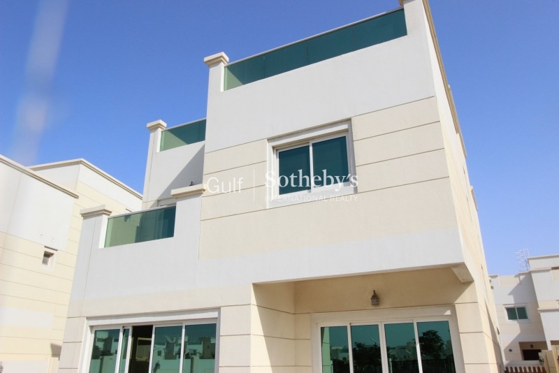 4 Bedroom Independent Villa with Maids