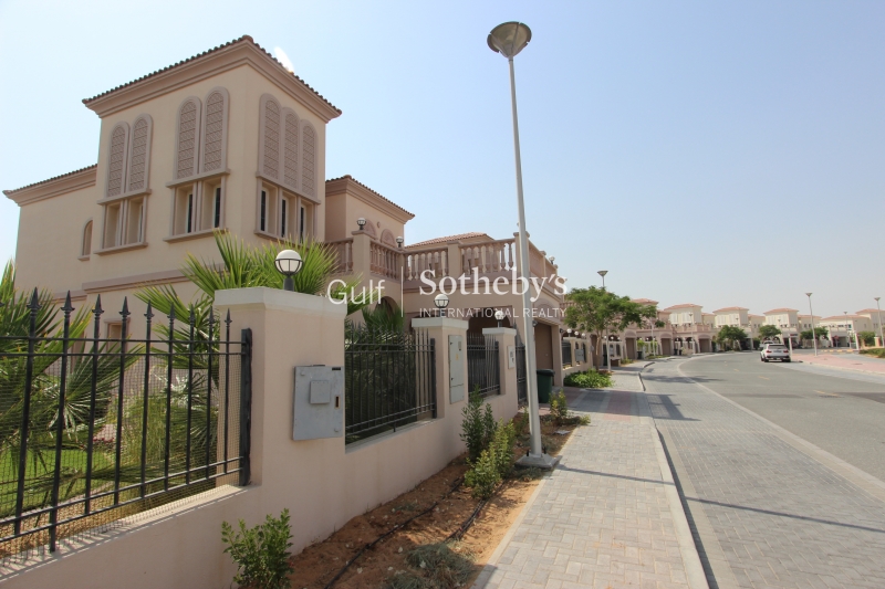 Mediterranean 2 Bedroom Villa-Large Plot