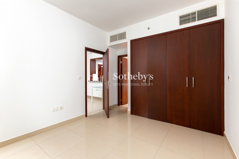 Excellent Condition-Large One Bedroom