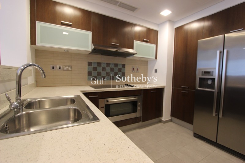 Refurbished-Vacant 2 Bedroom Apartment