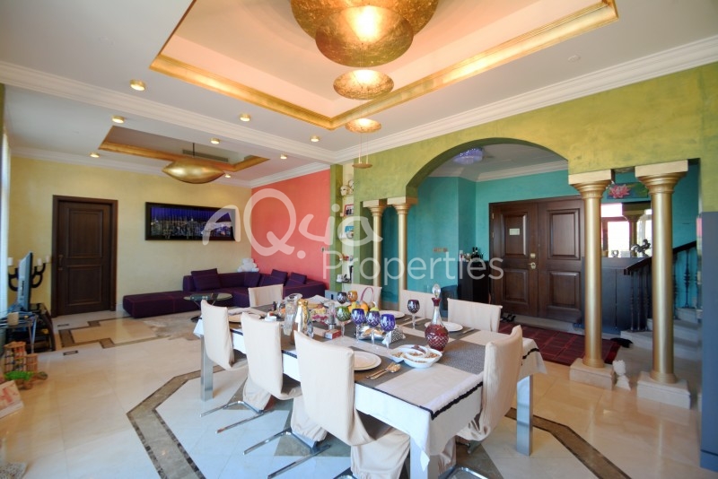 Unit With Spectacular Sea Views For Sale