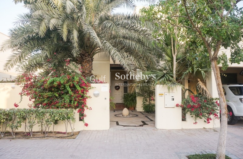 Well Priced-5 Bedroom Villa-Meadows 9