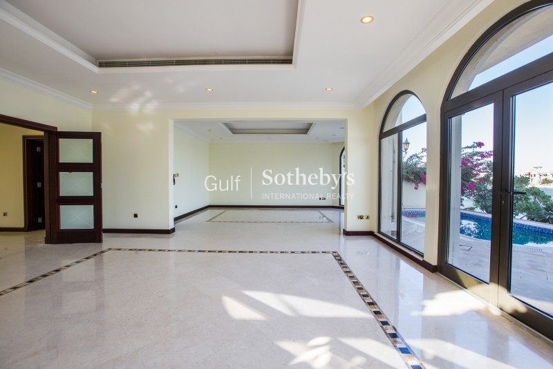 Spacious Sea View One Bedroom
