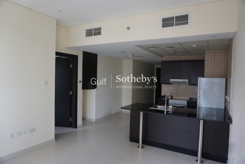 Exclusive Sea View Mid Floor-3 Cheques