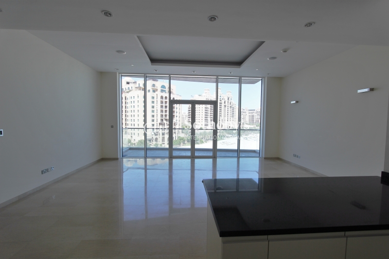 Oceana Southern-Mid Floor Beautiful 2br