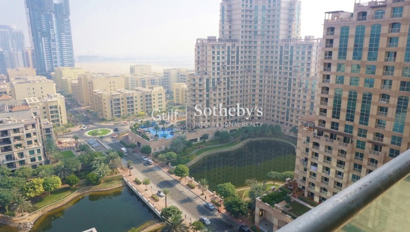 One Bed Canal View In The Fairways East 