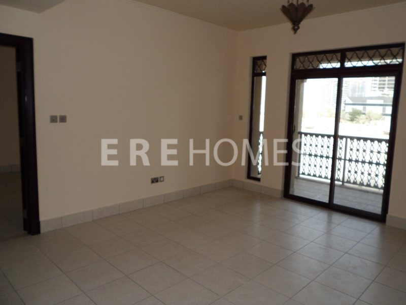 Atrium Entry High Number C Frond For Rental Er R 14484
