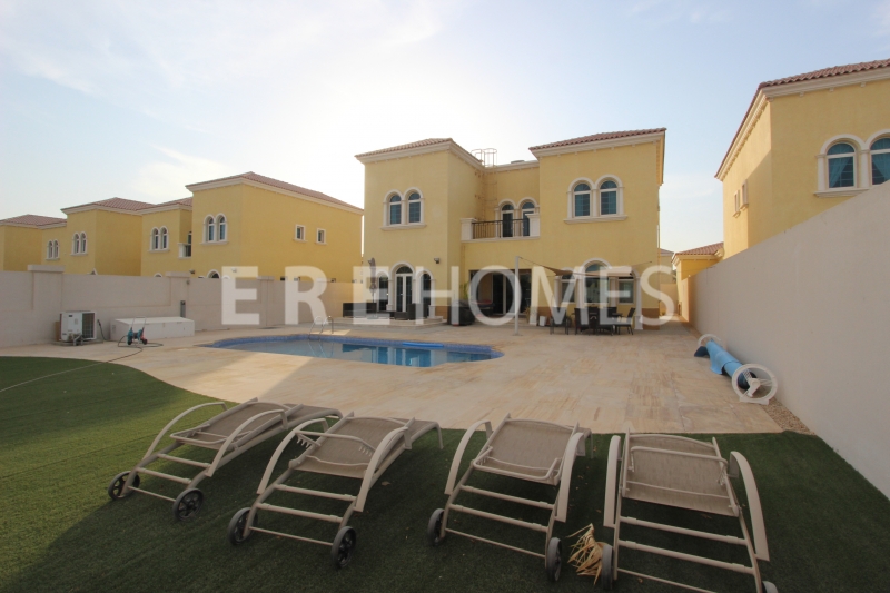 With Swimming Pool, Best Package. Three Bedroom Villa In Prime Location Jumeirah Park Er R 13993