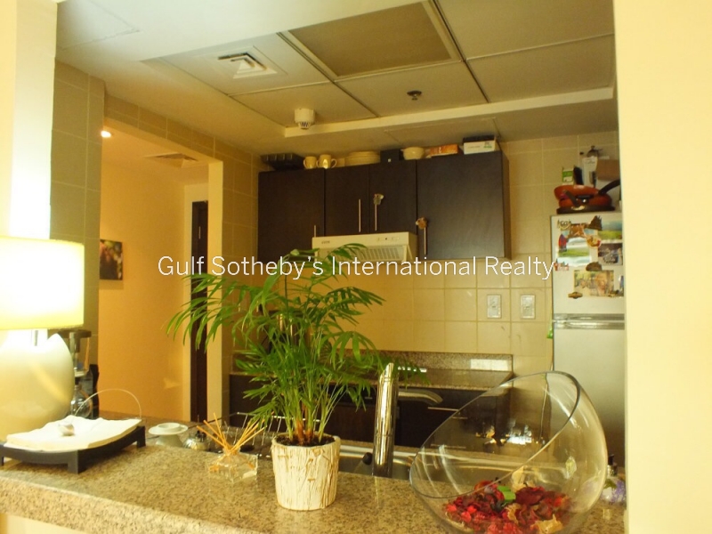 Great Layout, 1 Bed, Lofts Central, Downtown-120,000 Er R 11153