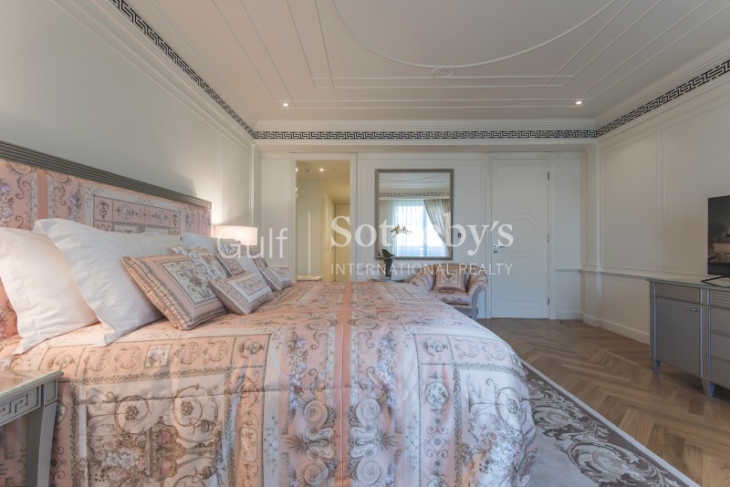 Incredible Villas In Redwood Avenue Jge
