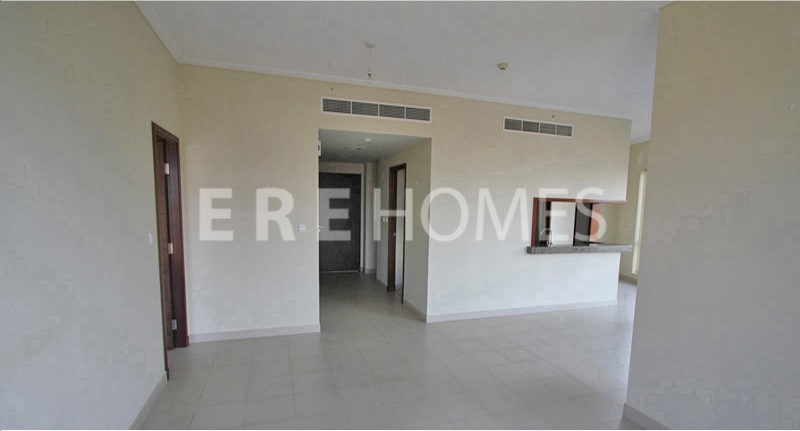 Beautiful Three Bedroom Apartment Southridge Downtown. Er R 12527