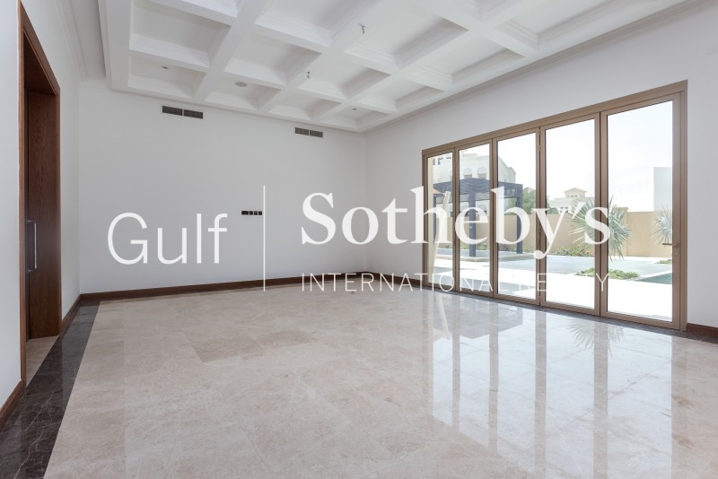 Attractive 3 Bedroom Regional Small Villa In Quiet Street In Jumeirah Park Er S 3690 