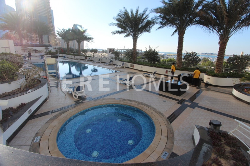 Beautiful Two Bedroom Apartment Downtown, Southridge,