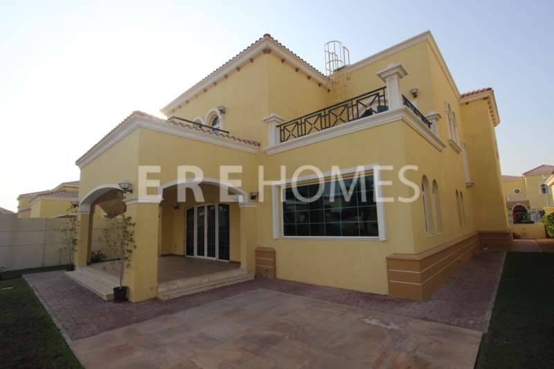 Beautiful 4 Bed Large With Pool & Landscaping Er R 15157