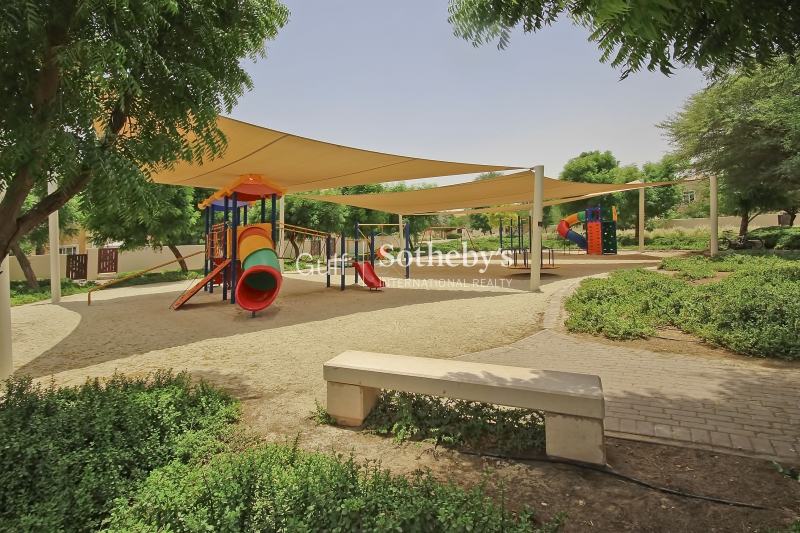 Swimming pool facing two bed in Al Ghozlan