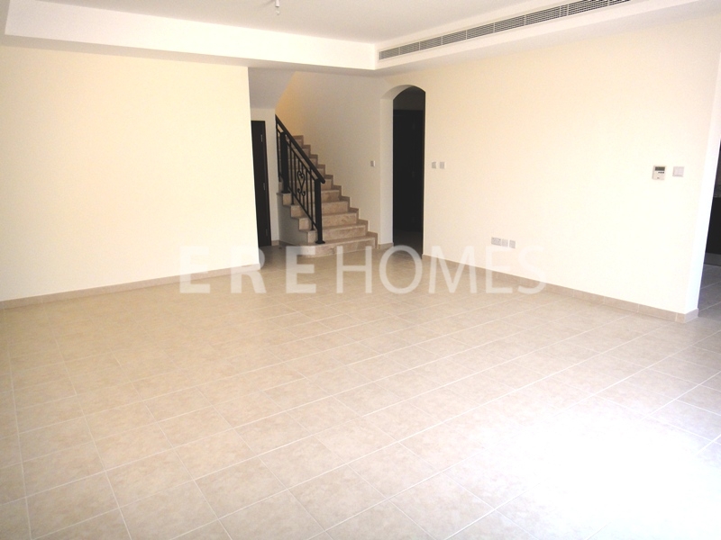 Well Located Type 3m In Alma 2 Near Lake Available Now And Vacant For 3.3m Er S 5819
