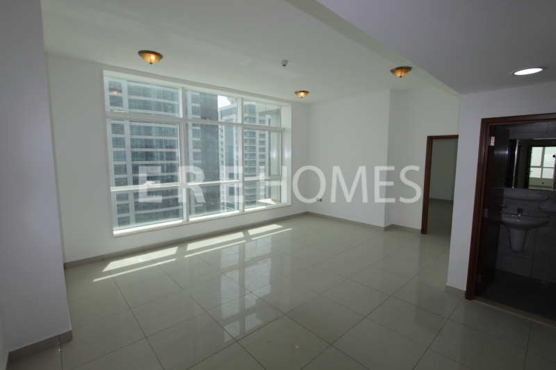 Unfurnished Three 3 Bedroom Apartment In Marina Pinnacle, Dubai Marina Er R 13958