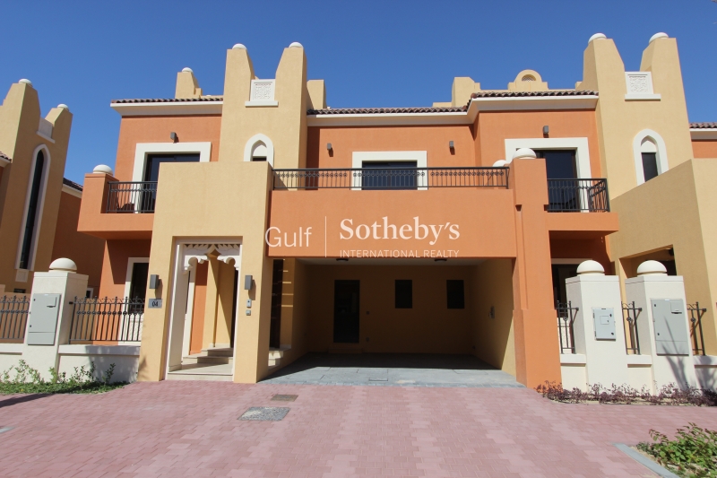 Middle Plot Townhouse In New Community