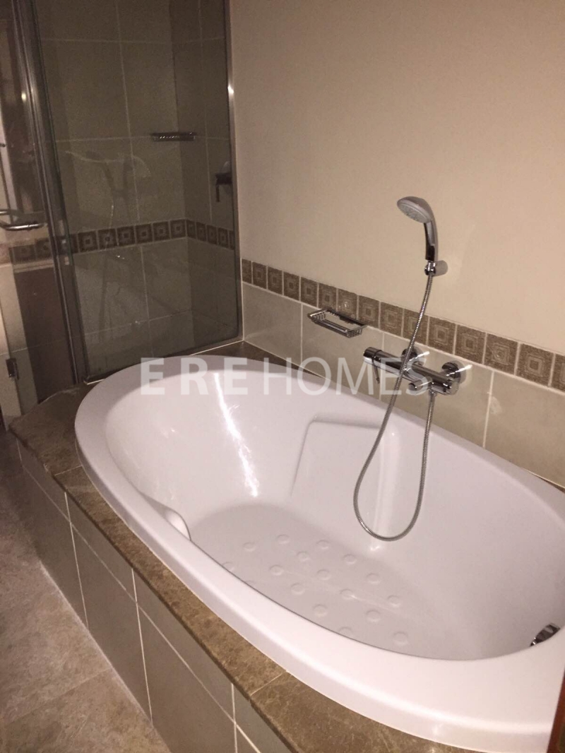 Fully Upgraded 2 Bed On The Golden Mile Unfurnished Price Available Now Er R 12427