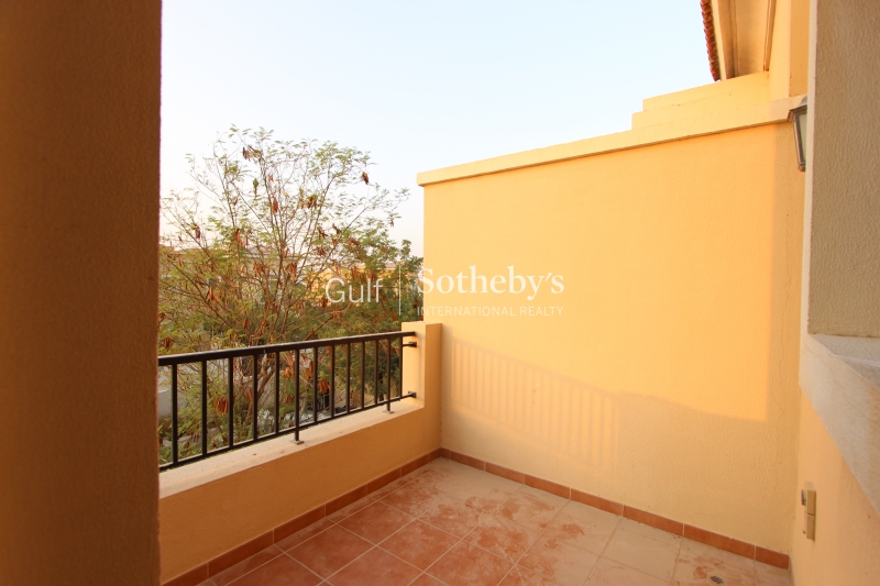 Large 2 Bed + Study Or Maids With Fantastic Pool View Er R 10982 
