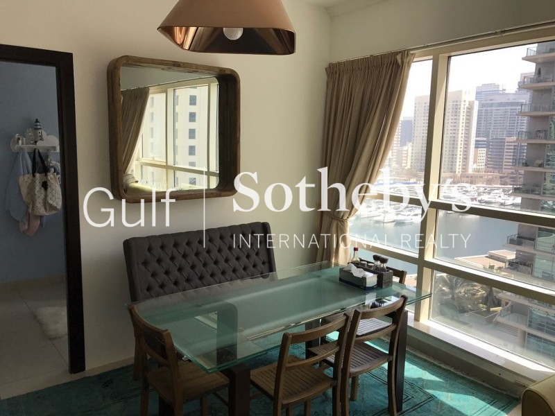 Vacant One Bedroom Apartment 1070 Sqft