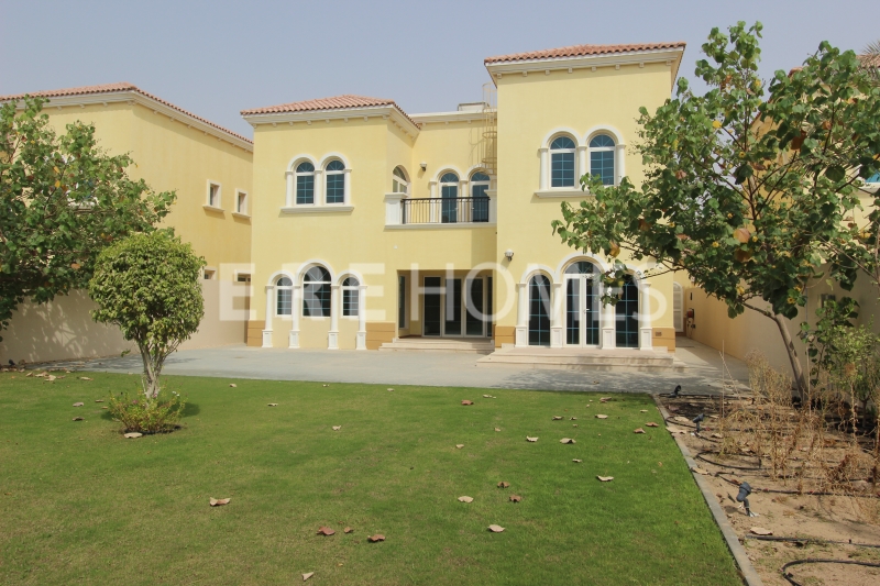 Superb Upgraded Vacant Three Bedroom Legacy Package Three Er R 15621