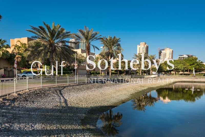 Stunning Fully Furnished 2 Bedroom Apartment Yansoon Old Town Dubai Er R 10231