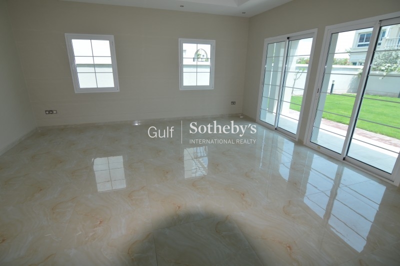 Elite Residence , Two Bed, Full Sea View, Fully Furnished, 180,000 Aed Err5917