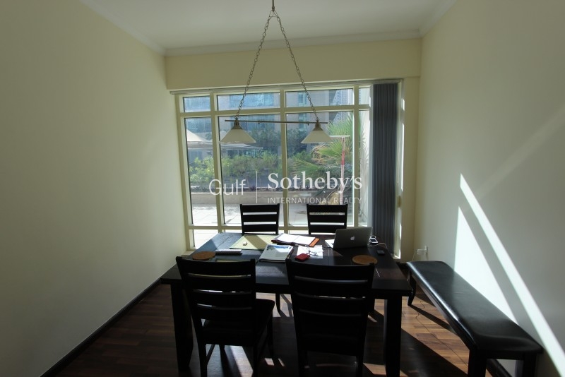 New Listing 5 Bed Opposite Pool And Park Er R 14259