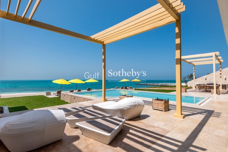 Stunning Estate Villa Nurai Private Island