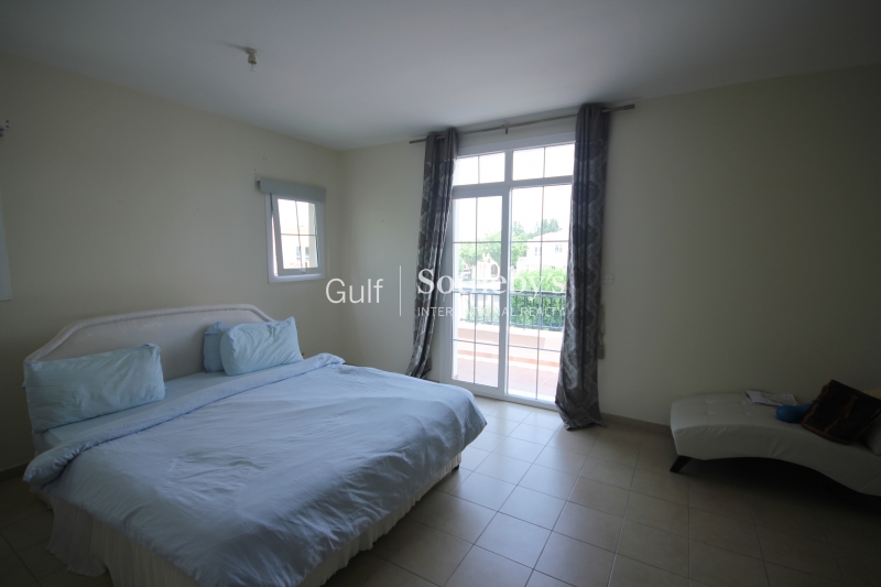 Mediterranean Style Villa In Jumeirah Islands 4bed/4bath, Maids, Study, Pool, Lake View. Er S 4003