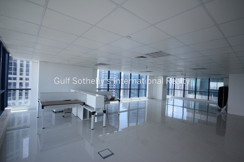 Fitted Corner Unit In Jumeirah Bay X2 