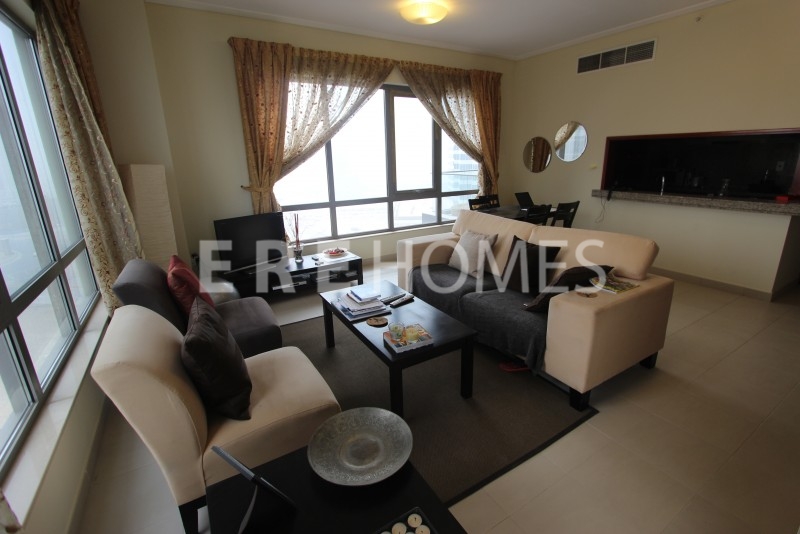 Superior, Remodeled And Upgraded Villa 5 Bedrooms All En Suite, Maids,drivers, Huge Living/dining Area, Huge Master Bedroom, 2 Huge Terraces . Negotiable Er R 13090