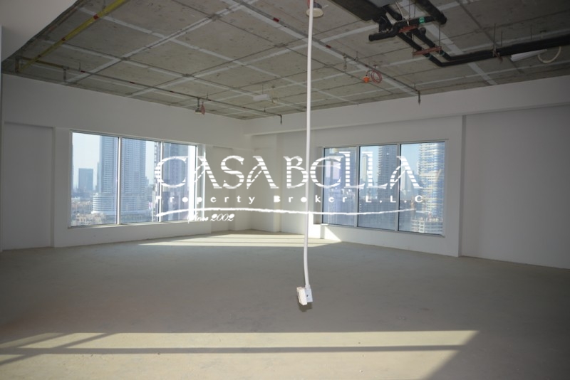 Office With Balcony, Top Floor-Fifty One Tower Business Bay
