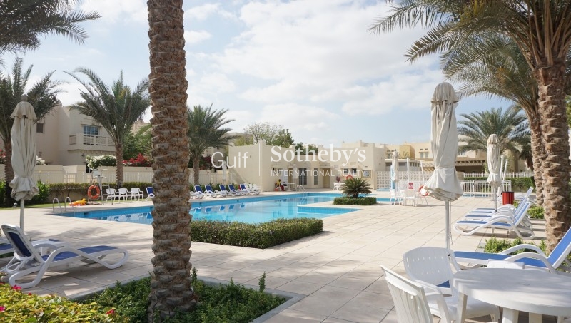 Large 2 Bedroom Plus Maids, Well Maintained, Near Dubai Marina Metro, Vacant Now. Er-R-11547