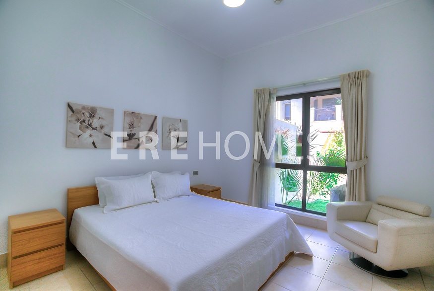 Lake And Golf View, 5 Bed Villa, Turnberry Er R 14669
