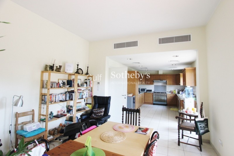 Brand New 5br Family Villa On A Corner Plot In Jumeirah Park