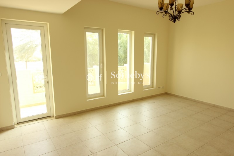 One Bed With Immaculate Boulevard Views Available To Move In Er R 15058