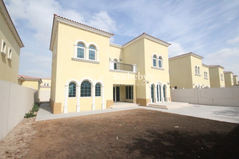 3 Bedroom Legacy Villa With Lovely Garden 
