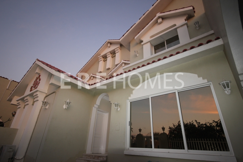 Large Upgraded 4bedroom Villa Er R 15672