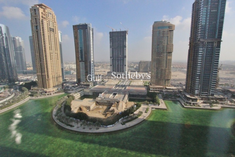 Upgraded 2br On High Floor With Lake View