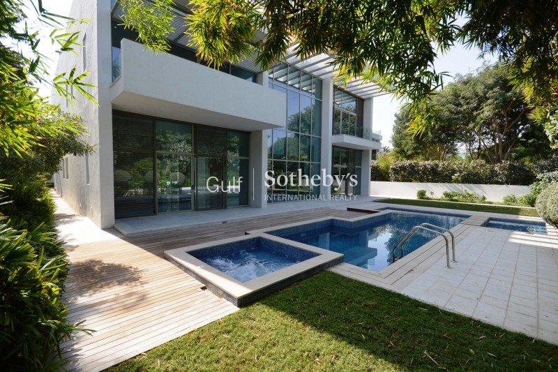 Contemporary 6 Bed Completing June 2017 