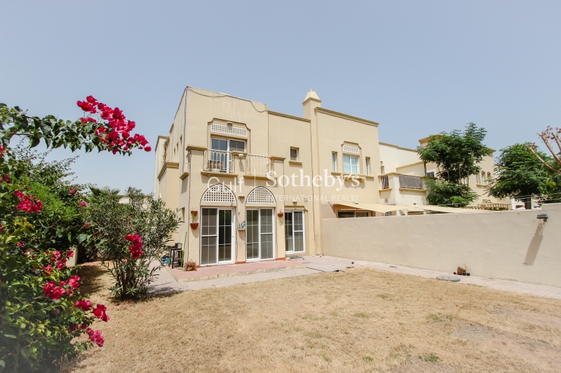 New And Vacant-Golden Mile Apartment