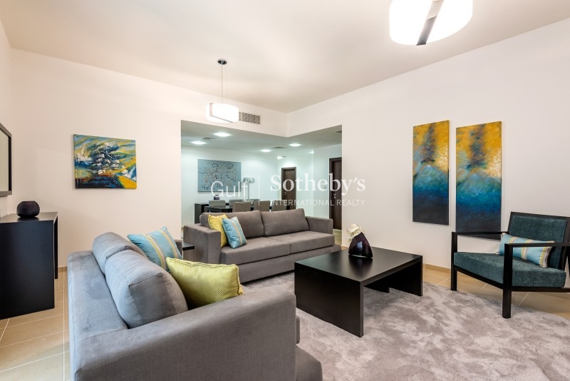Extraordinary-6 Bedroom Family Golf Home