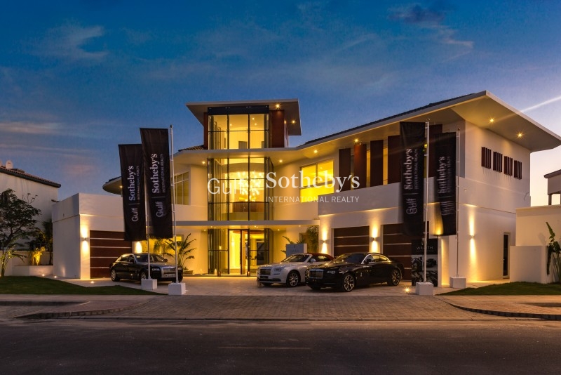Exquisitely Extended Contemporary Villa With Stunning Views
