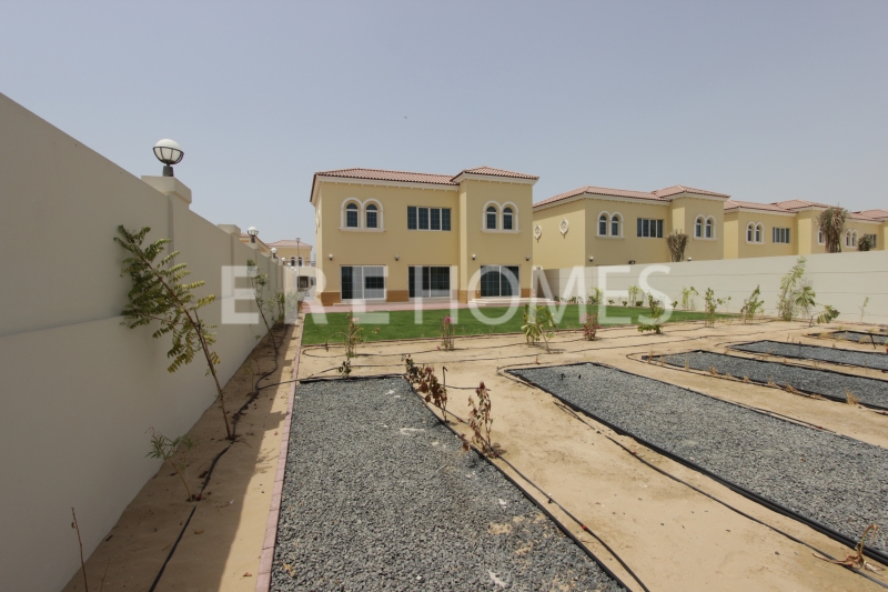 Brand New Four Bedroom Villa Huge Plot, Fully Landscaped Er R 14913