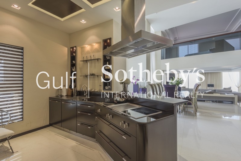 Upgraded High Number Gallery View Villa