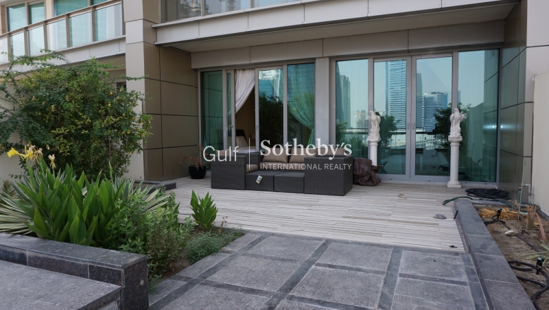 An Immaculate And Rarely Available Five Bedroom Villa Backing On To Arabian Ranches Golf Course Er S 5567