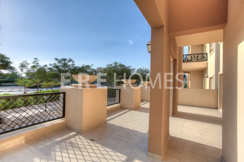 2 Bedrooms With Terrace, Vacant, 1.050m,