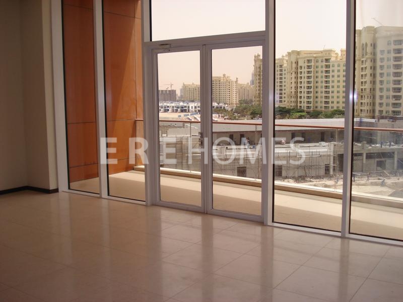 Fabulous 3 Bedroom Apartment In Tiara Residence ! Amber Building! 4th Floor! With Stunning Communal Views! Er R 13209